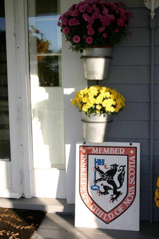 Broadwater Inn & Cottages Baddeck Inlet Eksteriør billede